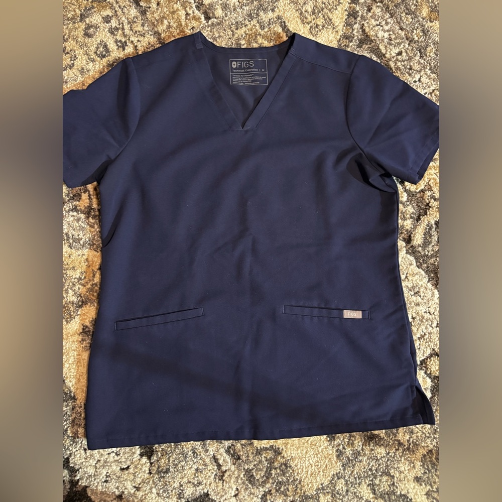 Figs Casma Navy Medical Scrub Top with two pockets